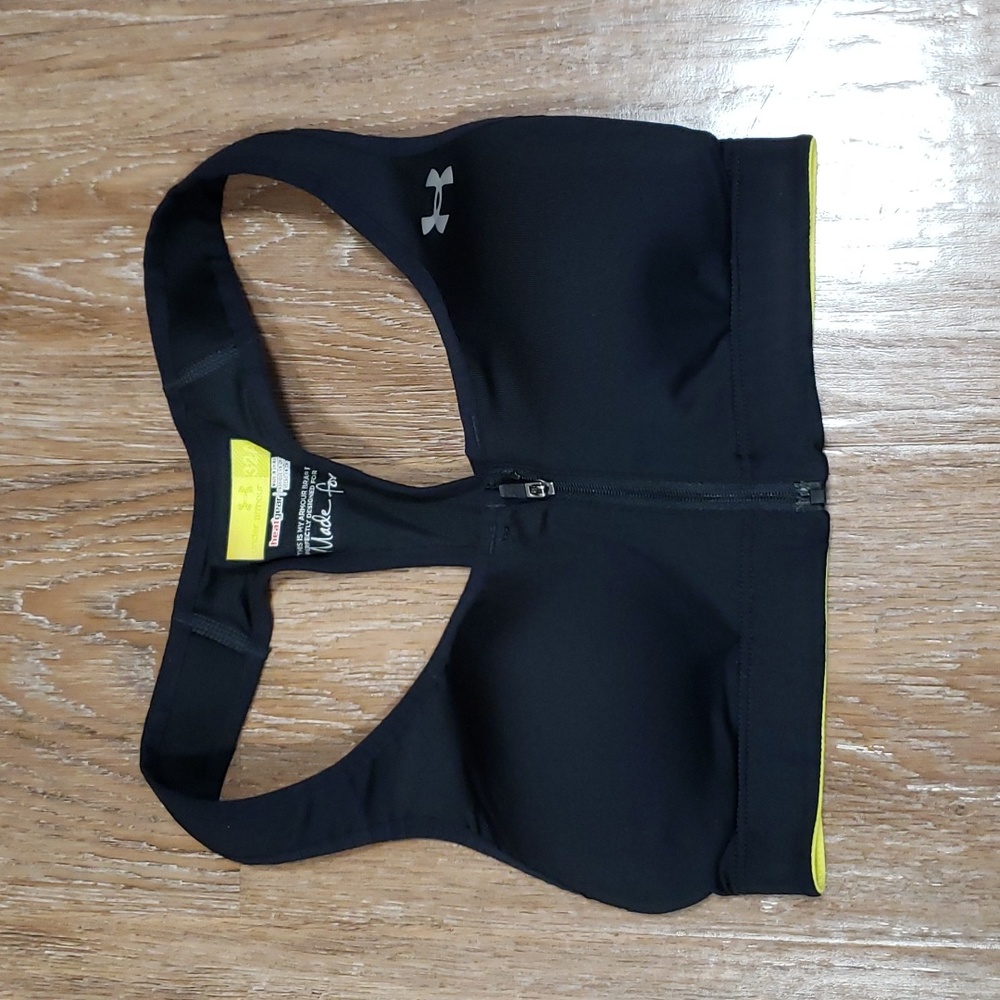 (32A) Under Armour HeatGear Made for Me Racerback Lightly Padded Sports Bra